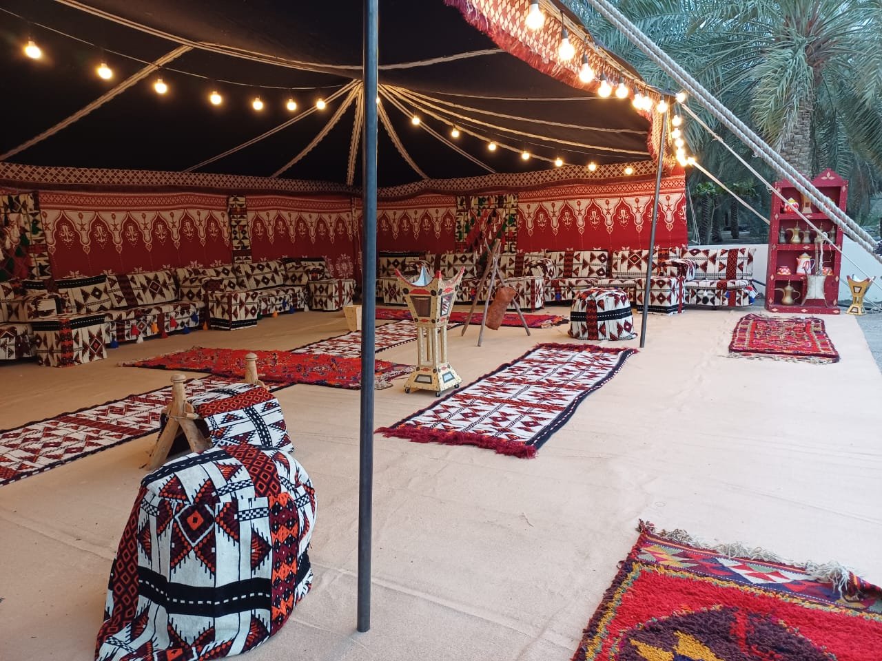 تجهيز مسرح وديكور لفعالية شركة – الروضة